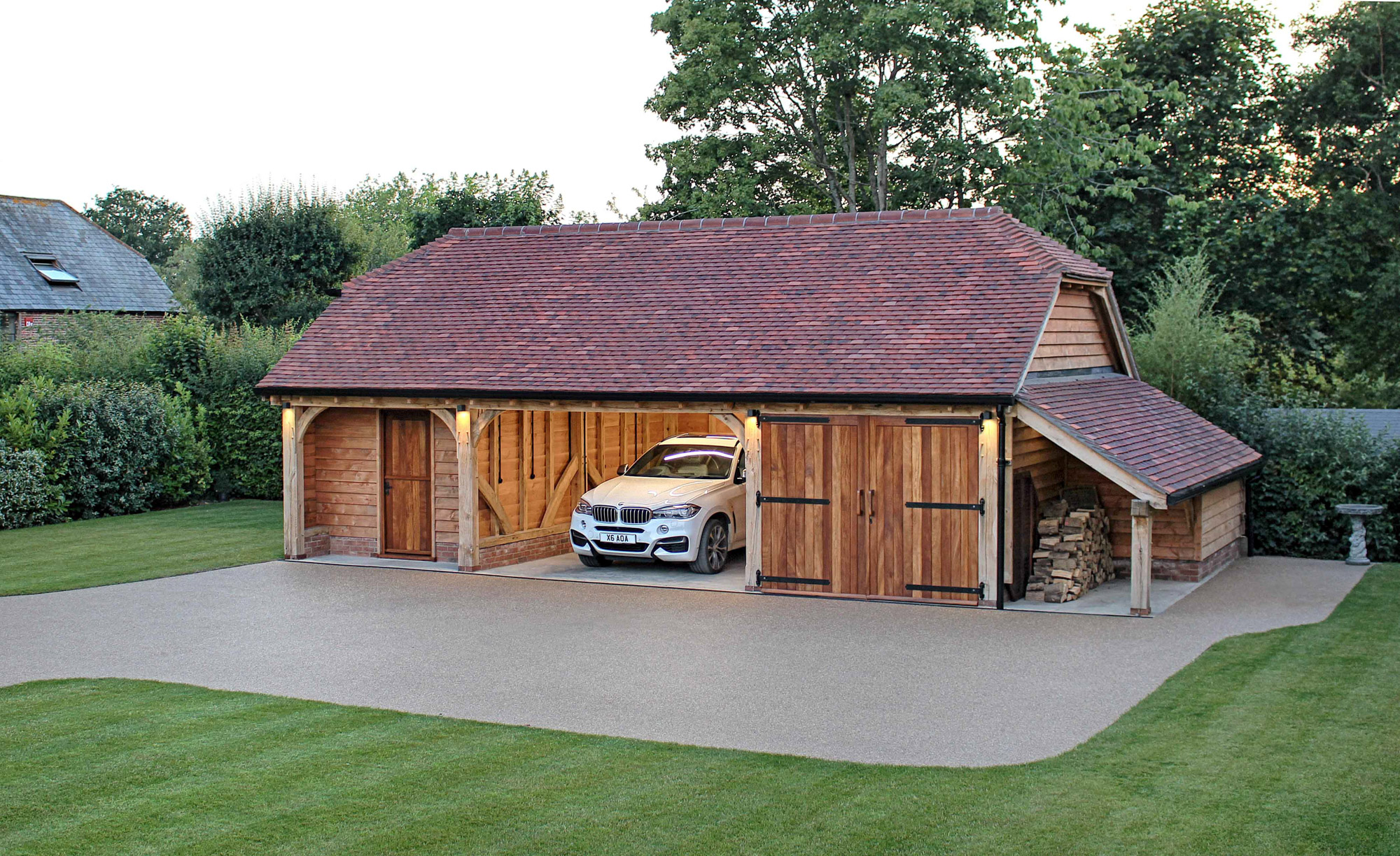 Extrawide Central Bay Oak Outbuilding